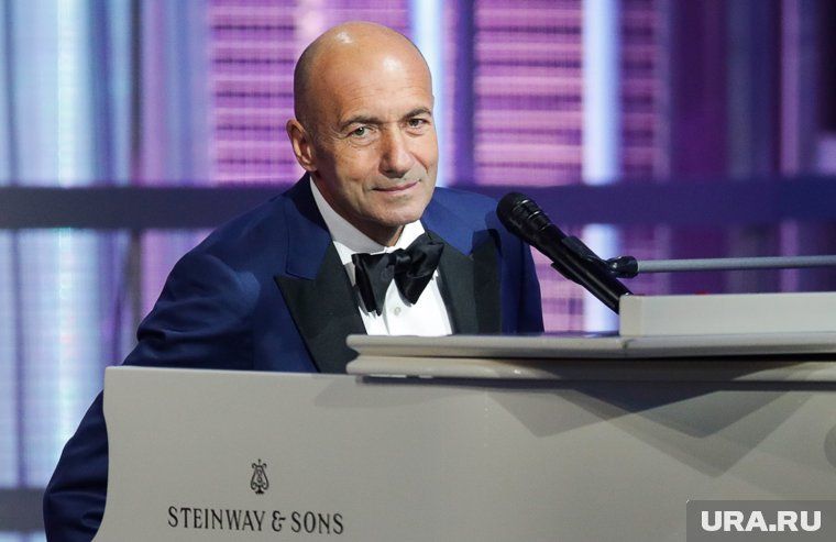 Писал музыку для Пугачевой и Аллегровой: как Игорь Крутой покорил всю страну